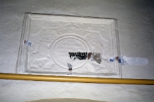 Bobowa, bożnica, wnętrze, tablica nad wejściem.