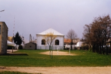 Klimontów, synagoga, widok od tyłu.