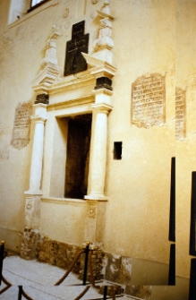 Kraków Kazimierz, bożnica Izaaka, wnętrze, polichromia, aron ha-kodesz.