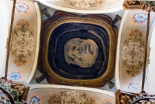 Łańcut, synagoga, wnętrze, bima, kopuła baldachimu.