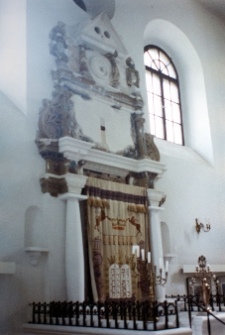 Łęczna, duża synagoga, wnętrze, aron ha-kodesz.