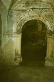 Pińczów, Stara Synagoga, wnętrze, portal.