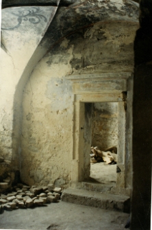 Pińczów, Stara Synagoga, wnętrze, portal.
