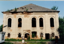 Różana, synagoga, widok od wschodu.