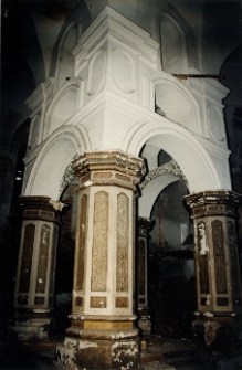 Słonim, synagoga, wnętrze, bima.