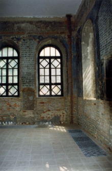 Włodawa, synagoga Bet midrasz, wnętrze, fragment z oknem.