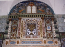 Włodawa, Wielka Synagoga, wnętrze, Aron ha-kodesz, zwieńczenie.