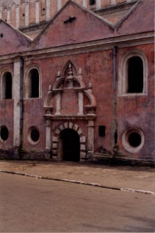 Żółkiew, synagoga "Sobieski-szul", elewacja zachodnia, portal.