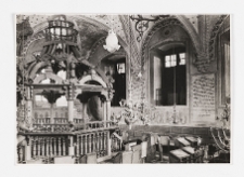 Chęciny, wnętrze synagogi, bima.