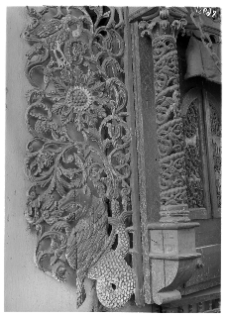 Izabelin, bożnica, aron ha-kodesz, fragment.