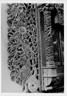 Izabelin, bożnica, aron ha-kodesz, fragment.