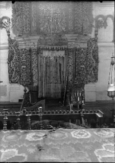 Maciejów, synagoga, wnętrze, aron ha-kodesz.