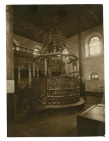 Zelwa, synagoga, bima.