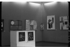 Berlewi, Henryk, Frgment wystawy indywidualnej artysty w TPSP, 1966, fotografia