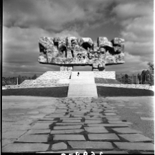 Majdanek, Pomnik Walki i Męczeństwa, brama.