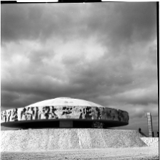 Majdanek, niemiecki, nazistowski ob&oacute;z koncentracyjny i jeniecki, pomnik - mauzoleum ofiar faszyzmu, rotunda-mauzoleum.