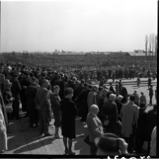 Oświęcim-Brzezinka, niemiecki nazistowski obóz koncentracyjny i zagłady, Międzynarodowy Pomnik Ofiar Faszyzmu, uroczystość odasłonięcia.