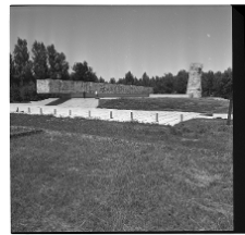 Sztutowo, niemiecki nazistowski ob&oacute;z koncentracyjny, Pomnik Walki i Męczeństwa.