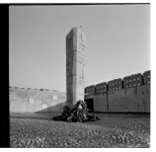 Warszawa, Pawiak, muzeum, obelisk ku czci ofiar Pawiaka.