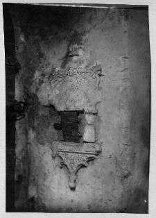 Szydłów, synagoga, wnętrze,ściana zachodnia, wnęka na ogień lub skarbona.