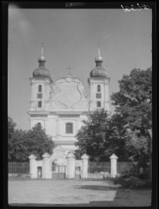 Dąbrowica, kościół pijarów, fasada