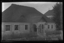 Brzeżany, dworek