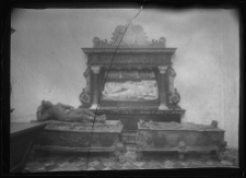 Brzeżany, Zamek Sieniawskich, kaplica zamkowa, sarkofagi Sieniawskich