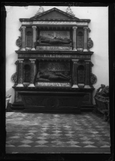 Brzeżany, Zamek Sieniawskich, kaplica zamkowa, sarkofagi Sieniawskich