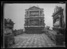 Brzeżany, Zamek Sieniawskich, kaplica zamkowa, sarkofagi Sieniawskich