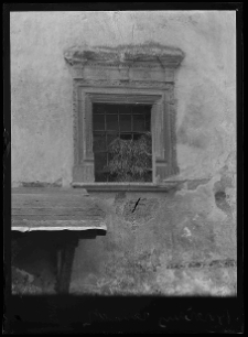 Brzeżany, Zamek Sieniawskich, okno