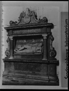 Brzeżany, kaplica zamkowa Sienawskich, nagrobek Jana Sieniawskiego