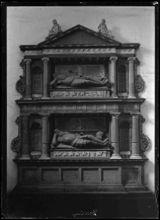 Brzeżany, kaplica zamkowa Sieniawskich, nagrobek Mikołaja i Hieronima Sieniawskich