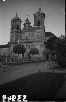 Horodenka, kości&oacute;ł Niepokalanego Poczęcia Najświętszej Marii Panny fasada