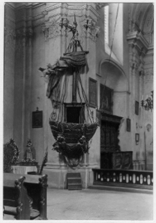 Brzozdowce, Kości&oacute;ł Podwyższenia Krzyża Świętego, ambona