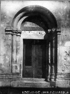 Święty Stanisław, kości&oacute;ł Najświętszej Maryi Panny/cerkiew św. Pantalejmona, portal