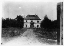 Hołoby, budynek bramny zespołu pałacowego Ronikier&oacute;w