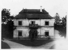 Hołoby, dom pietrowy, dawna fugarnia przy dworze