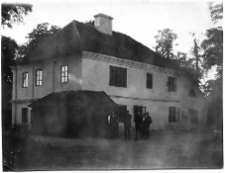 Hołoby, dom pietrowy, dawna fugarnia przy dworze