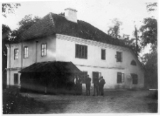 Hołoby, dom pietrowy, plebania