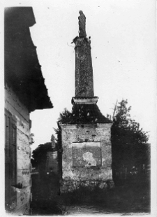 Hołoby, pałac Ronikier&oacute;w, figury Najświętszej Marii Panny oraz Świętego Antoniego Padewskiego