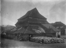 Gr&oacute;dek Jagielloński, budynek drewniany