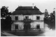 Hołoby, budynek bramny zespołu pałacowego Ronikier&oacute;w