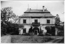 Hołoby, dom pietrowy, dawna fugarnia przy dworze