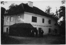 Hołoby, dom pietrowy, dawna fugarnia przy dworze