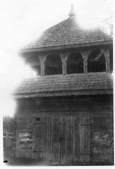 Hołoby, pałac Ronikier&oacute;w, figura Najświętszej Marii Panny