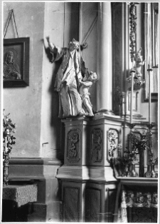 Horodenka, kości&oacute;ł pw. Niepokalanego Poczęcia Najświętszej Marii Panny, wnętrze, ołtarz boczny