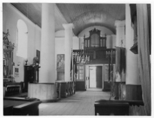 Kamień Koszyrski, dawny kości&oacute;ł pw. Św. Michała Archanioła, wnętrze, ołtarz gł&oacute;wny