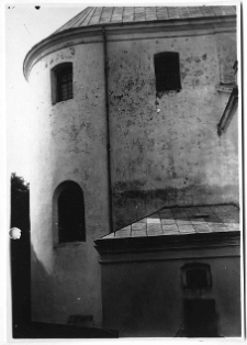 Klewań, kości&oacute;ł Zwiastowania Najświętszej Maryi Panny, dzwonnica