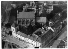 Lw&oacute;w, kości&oacute;ł świętego Andrzeja, zdjęcie lotnicze