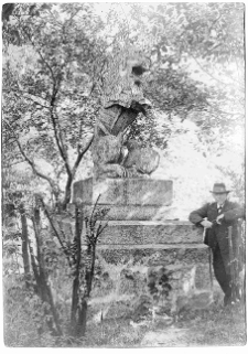 Lw&oacute;w, G&oacute;ra Zamkowa, pomnik lwa